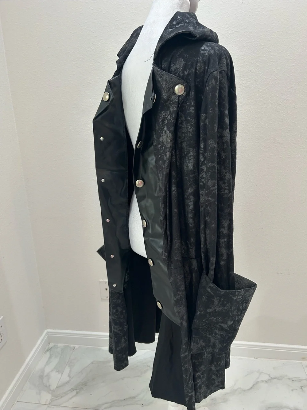 Rubie’s Captain Cutthroat Pirate Steampunk Coat Halloween Costume, Size OS